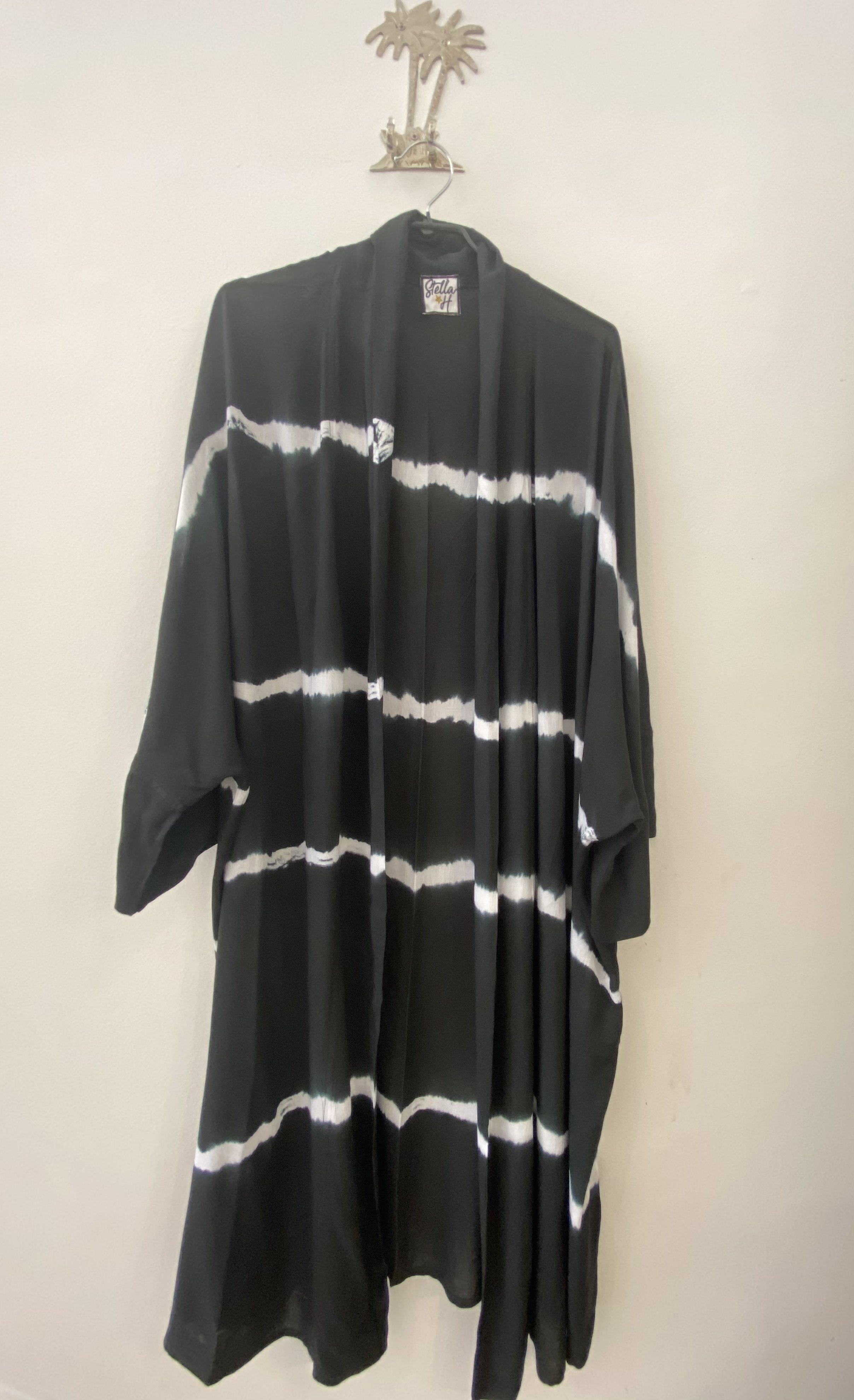 stellah-marrakech-kimono-ample-janis-tie-&-dye-noir-coton-3